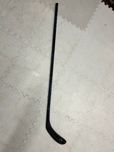 Junior Bauer Twitch RH Stick P28 40 Flex (Used Like New) Really.