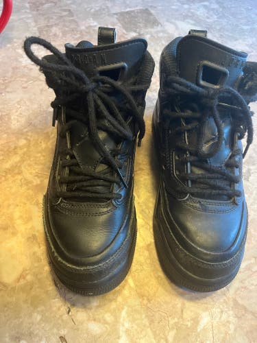 Black Unisex Youth 4Y (Big Kids / Youth) Nike (Used)