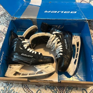 Black 2022 Bauer Supreme Mach Hockey Skates 8 (Used)