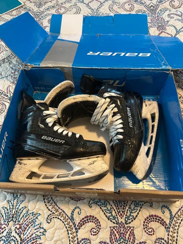 Black 2022 Bauer Supreme Mach Hockey Skates 8 (Used)
