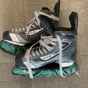 Used CCM U 06 Senior Hockey Skate Senior 7.5 11614-S000234073