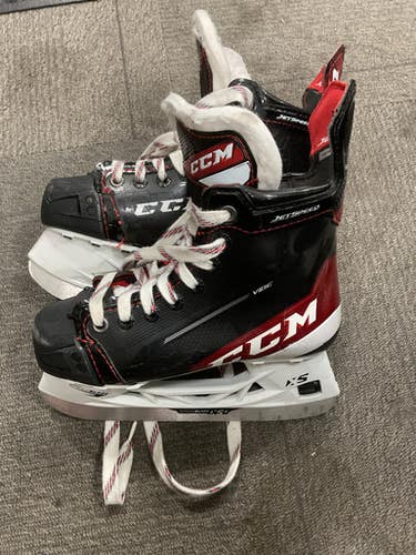 Used CCM JETSPEED VIBE Junior Hockey Skate Junior 03 11614-S000234060
