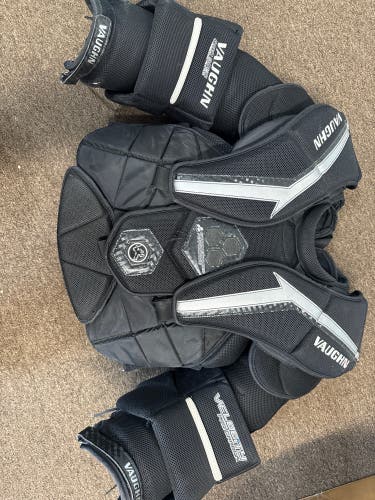 Small Vaughn Velocity V9 Pro Carbon Goalie Chest Protector (Used)