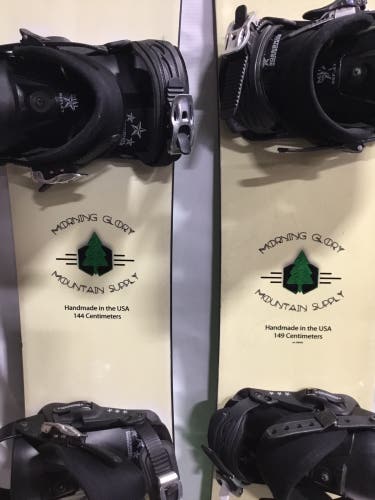 (144,149) Morning Glory - Mountain Supply Snowboard w/ bindings