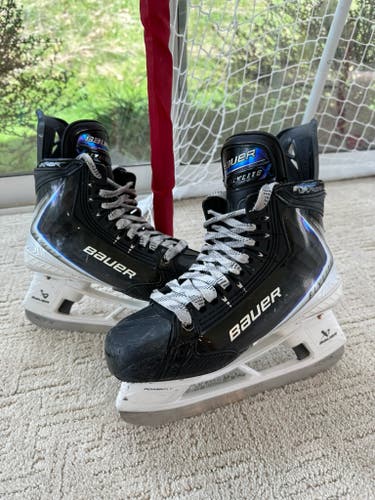 2025 Bauer Vapor Flylite Hockey Skates Size 4 (Used)