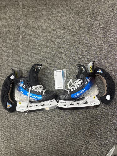 Pro Stock Blue 2023 Bauer Vapor Hyperlite 2 Hockey Skates Regular Width 8 (Used)