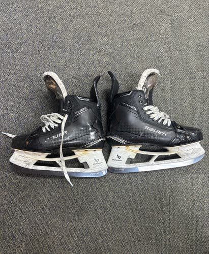 2024 Bauer Supreme Shadow Hockey Skates Regular Width 9 (Used)
