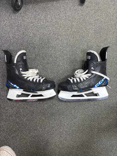 2022 CCM AS-V Pro Hockey Skates Regular Width 9.5 (Used)