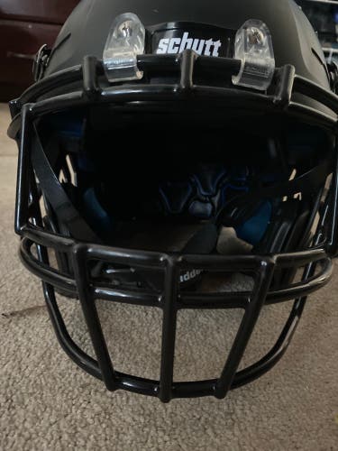 Adult Large Schutt F7 2.0 Helmet (New)