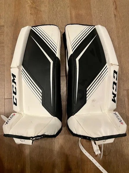 24" CCM YTFlex 2 Goalie Leg Pads (Used)