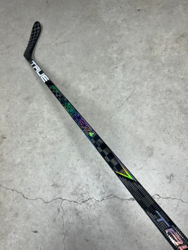 80 Flex P28 Senior True Hzrdus 9x4 Right Hand Hockey Stick Pro Stock (New)