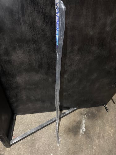 Youth Bauer Vapor Flylite Right Handed Hockey Stick P92 20 Flex (New)
