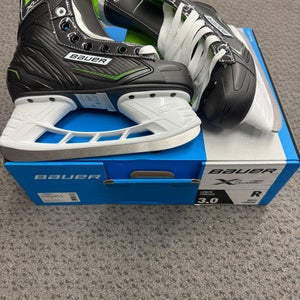 Bauer XLS Hockey Skates Regular Width Size 3 (New)