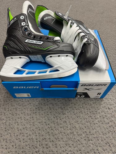 Bauer XLS Hockey Skates Regular Width Size 3 (New)