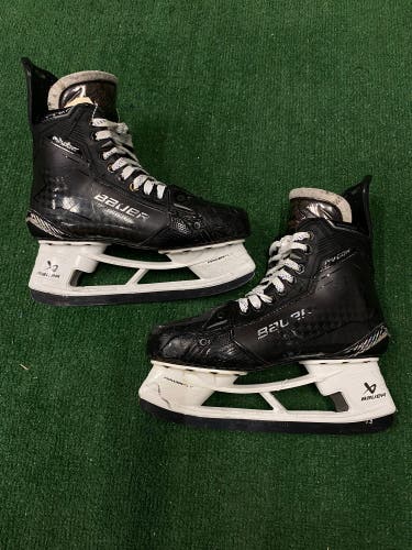 Senior Bauer Supreme Shadow Hockey Skates Regular Width 8 (Used)