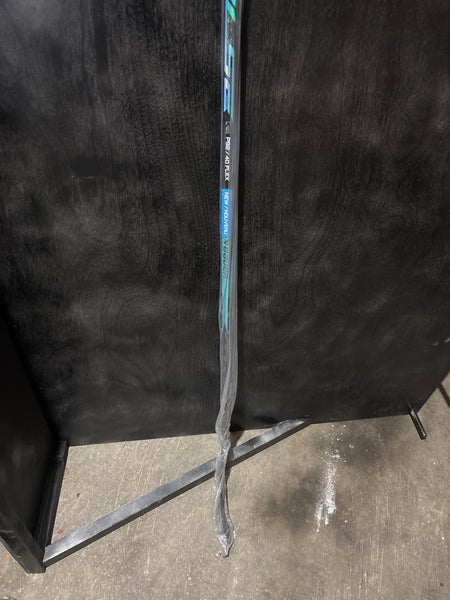 Junior Bauer Pulse Right Handed Hockey Stick P92 40 Flex (New)