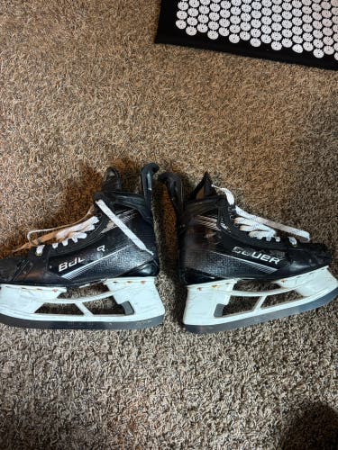 2023 Bauer Vapor Hyperlite 2 Hockey Skates 7.5 (Used)