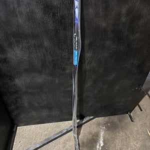 Junior Bauer Vapor Flylite Left Hand Hockey Stick P28 40 Flex (New)