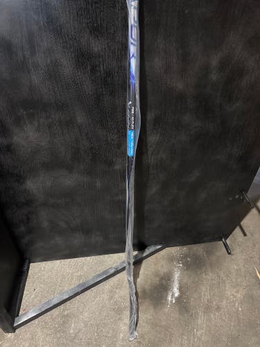 Junior Bauer Vapor Flylite Left Hand Hockey Stick P28 40 Flex (New)