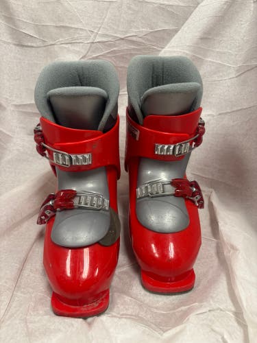Mondo 22 & 22.5 Kid's HEAD Carve HT2 All Mountain Ski Boots (Used)