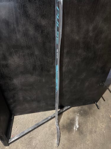 Junior Bauer Pulse Left Hand Hockey Stick P92 30 Flex (New)