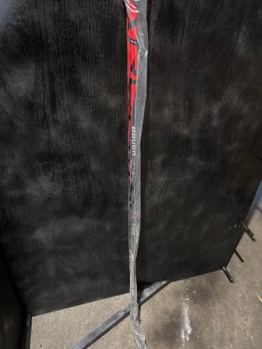 Intermediate Bauer Vapor Flylite Left Hand Hockey Stick P88 65 Flex (New)
