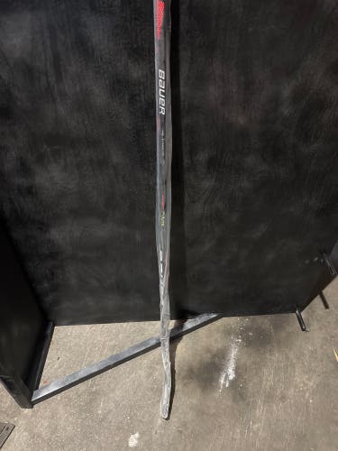 Senior Bauer Vapor Flylite Left Hand Hockey Stick P92 87 Flex (New)