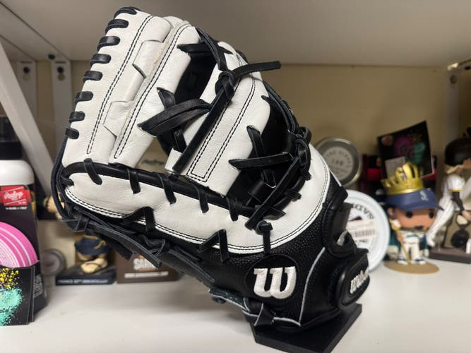 Wilson A2000 FPBM 12” Fastpitch mitt LHT