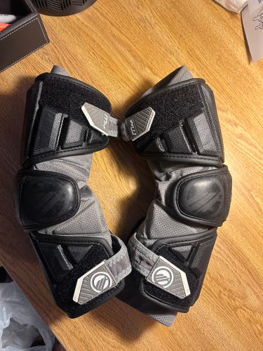 Large Maverik Arm Pads (Great Condition)