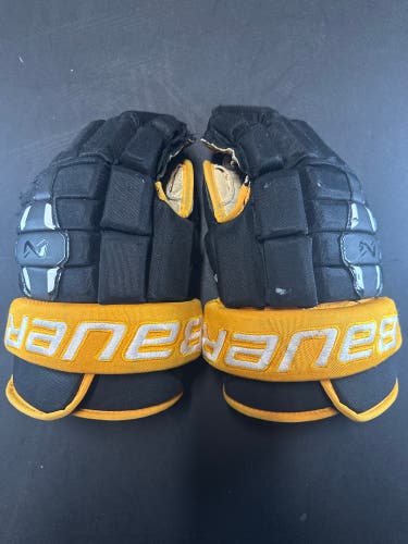 Bauer Nexus 2900 Gloves (Black/Gold)