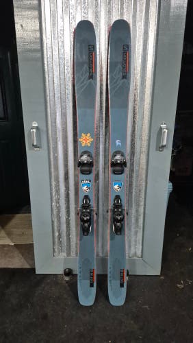 2023 Salomon QST 98 169 cm Skis With Warden 11 MNC