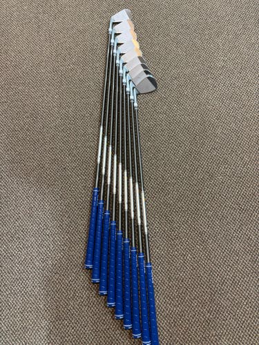 Men's 2025 Srixon ZXi5 R-Hand Iron Set Stiff Flex (9 Clubs) #3 - #9, PW, GW Graphite Shaft (New