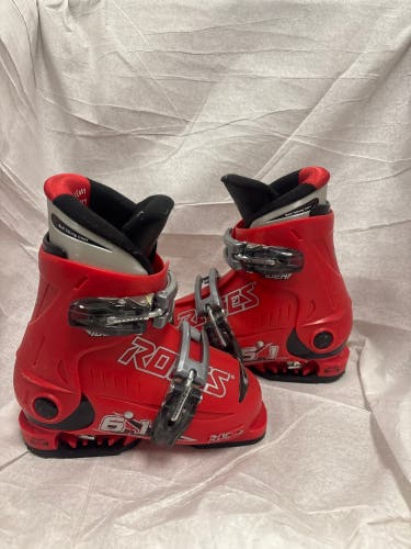 Adjustable size Mondo 17 & 17.5 Kid's Roces Idea 6 in 1 All Mountain Ski Boots (Used)
