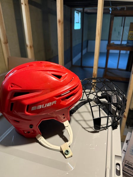 Medium Bauer Re-Akt 150 Helmet Pro Stock (Used)