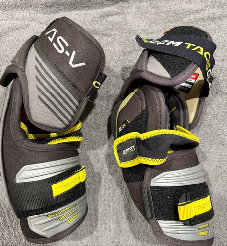 Senior Extra Large CCM Tacks AS-V Elbow Pads (Used)