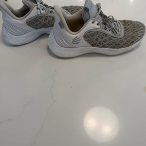 Men's Size M 11.5 Under Armour Curry 10 Shoes