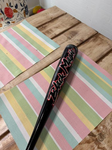 2023 Easton Black Magic Alloy USSSA Certified Bat (-5) 24 oz 30" (Used)
