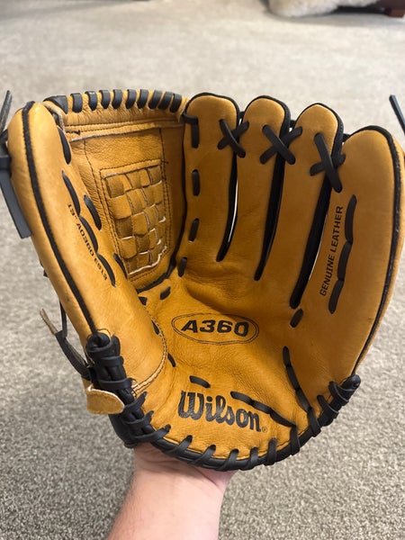 Wilson A360 RH Softball Glove 13" (Used)