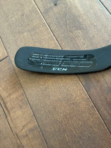 Junior CCM Ribcor XT2 Right Handed Hockey Stick 50 Flex (Used)