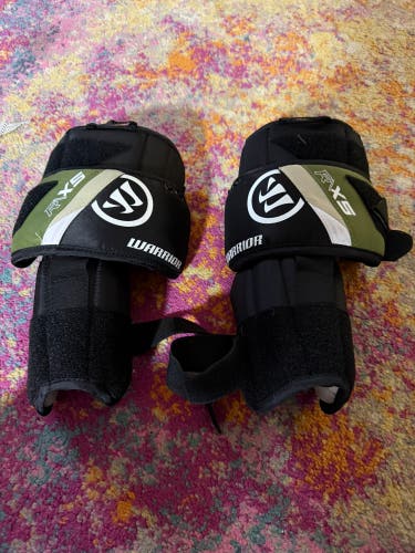 Warrior RX5 knee pads Jr (Used)