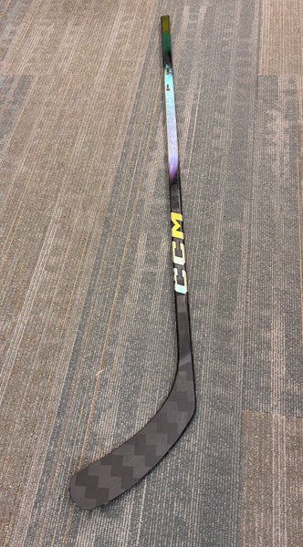 Youth CCM JetSpeed FT8 Pro Right Handed Hockey Stick P29 30 Flex (Used)