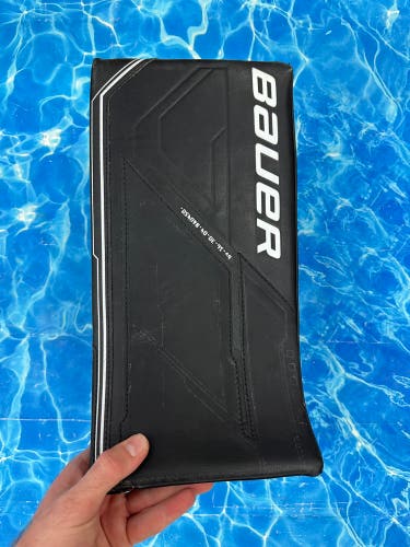 Black Intermediate Bauer Supreme M5 Pro Goalie Blocker Regular (Used)