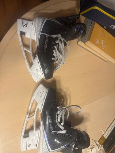 2025 Bauer Vapor Flylite Hockey Skates Regular Width 6 (Used)