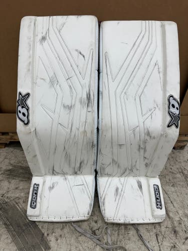 White 33" Senior Brian's Iconik Goalie Leg Pads (Used)