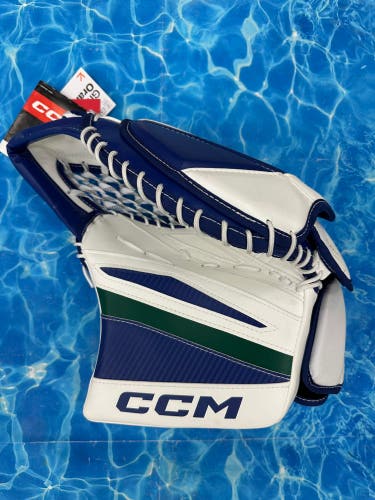 Senior CCM Extreme Flex 7 Pro Goalie Glove Regular | Demko Pro Stock (New)