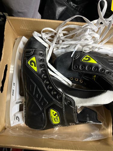 Graf Supra 605 Hockey Skates Regular Width 9 (New)