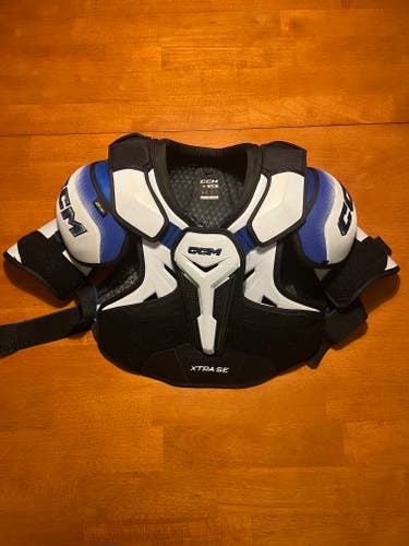 Men's Large Senior CCM JetSpeed Xtra SE Shoulder Pads (Used)