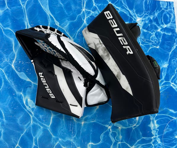 Black Senior Bauer Supreme Shadow Goalie Gloves & Blockers Regular (Used)
