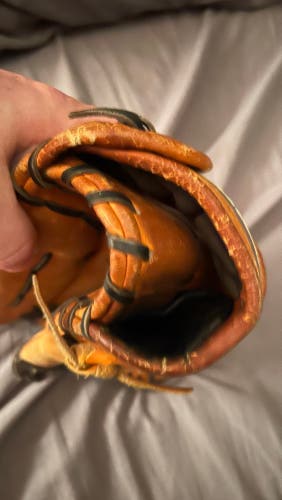 2021 Wilson A2000 RH Infield Baseball Glove 11.5" (Used)