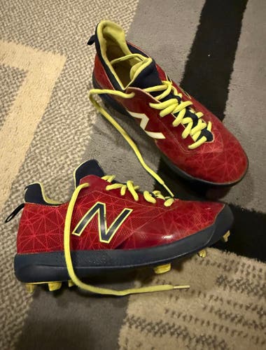 Red Kid's 3Y (Big Kids / Youth) Youth New Balance 4040 Low Top Turf Cleats (Used)